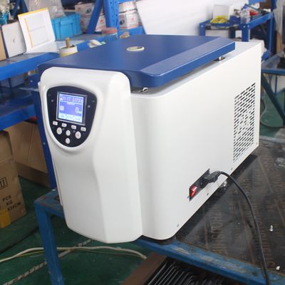 12 × 10 mL Elektrikli Santrifüj Makinesi