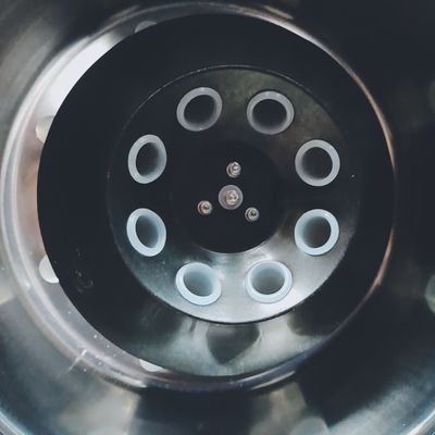 Düşük Gürültülü Tıbbi Laboratuvar Santrifüj Biyolojik Güvenlik Hava Geçirmez Açılı Rotor